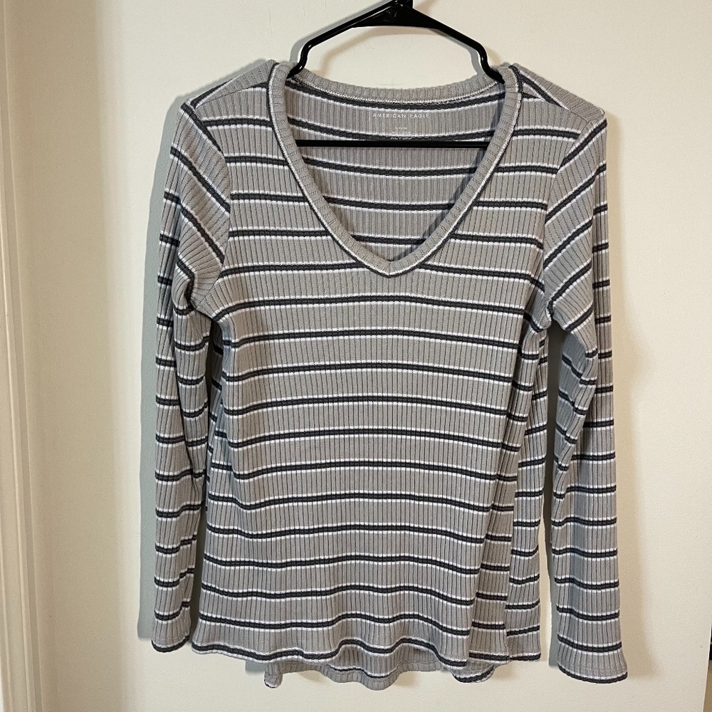 American Eagle Super Soft V-Neck Long Sleeve